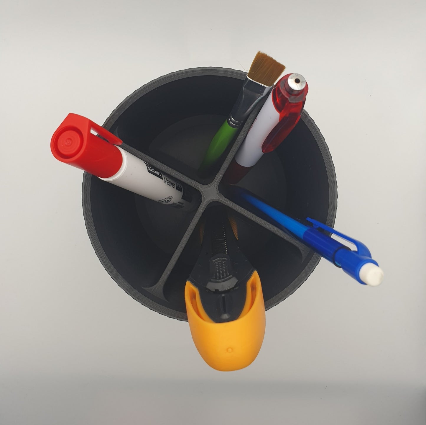 Porte-stylo texturé en spirale